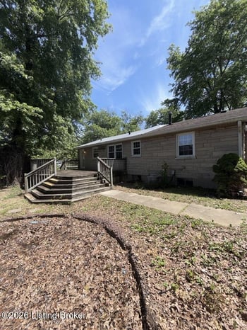 5605 Mockernut Ln, Louisville, KY 40258