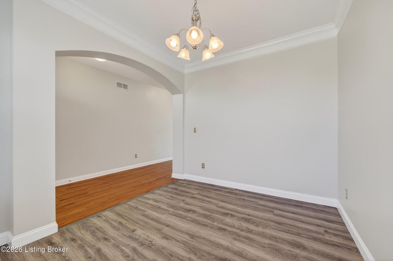 5609 Red Crested Way, Louisville, KY 40218