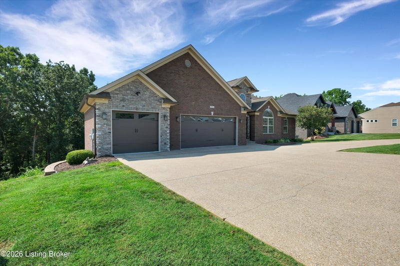 564 Bluff's Edge Dr, Mt Washington, KY 40047