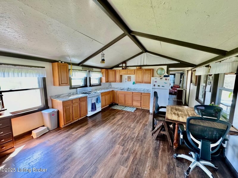5651 Battle Rd, Mackville, KY 40040