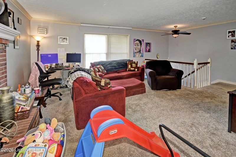 5702 Deep Forest Ct, Louisville, KY 40214