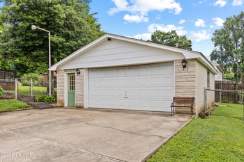 5705 Maryman Rd, Louisville, KY 40258