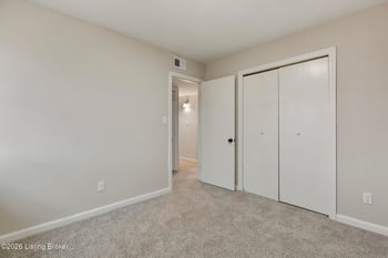 5707 Elmer Ln, Louisville, KY 40214