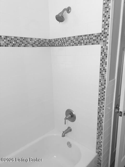 5710 Locust Way, Louisville, KY 40229