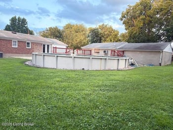 5710 Locust Way, Louisville, KY 40229