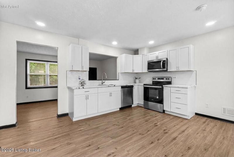 5710 Midnight Ln, Louisville, KY 40229