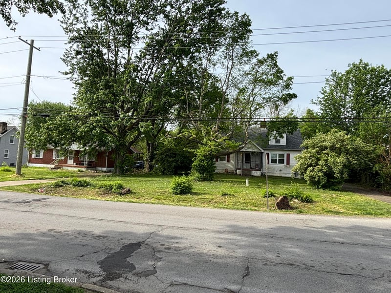5716 Barrett Ln, Louisville, KY 40272