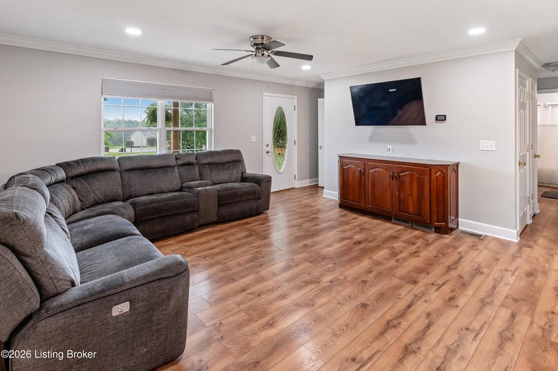 572 Watkins Glen Way, Taylorsville, KY 40071