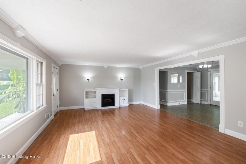 5741 Dorinda Dr, Louisville, KY 40258