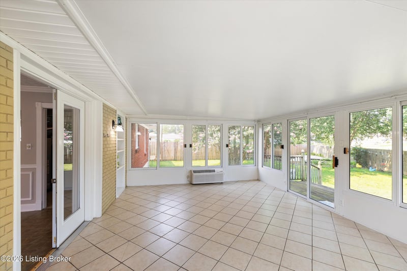 5741 Dorinda Dr, Louisville, KY 40258