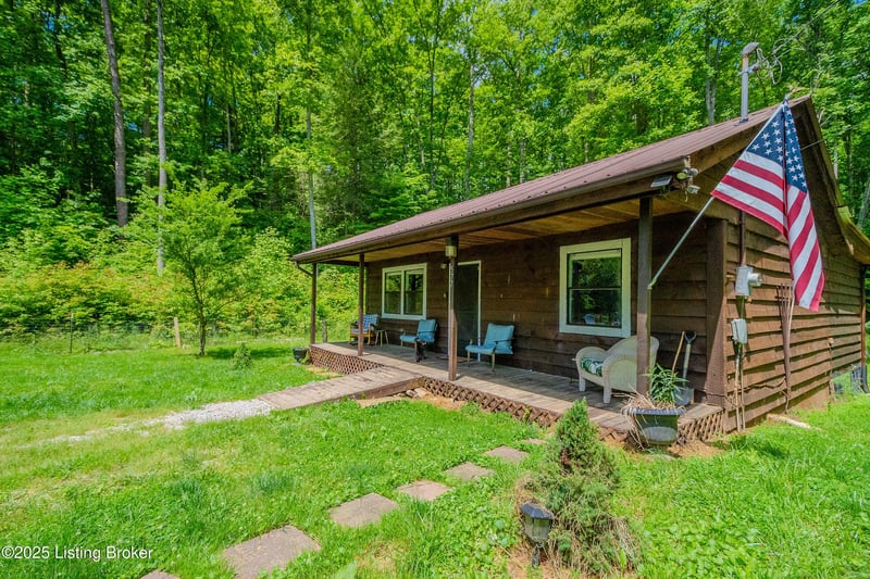 577 Midnight Pass Rd, Wellington, KY 40387