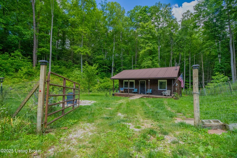 577 Midnight Pass Rd, Wellington, KY 40387