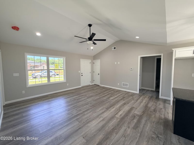 58 Democratic Ct, Radcliff, KY 40160