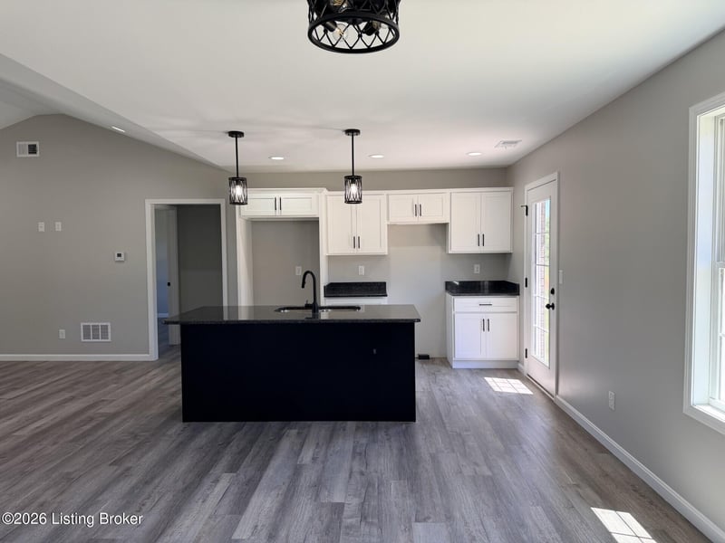 58 Democratic Ct, Radcliff, KY 40160