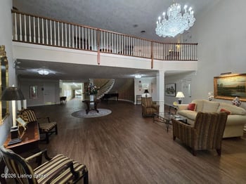 5800 Coach Gate Wynde #APT 273, Louisville, KY 40207