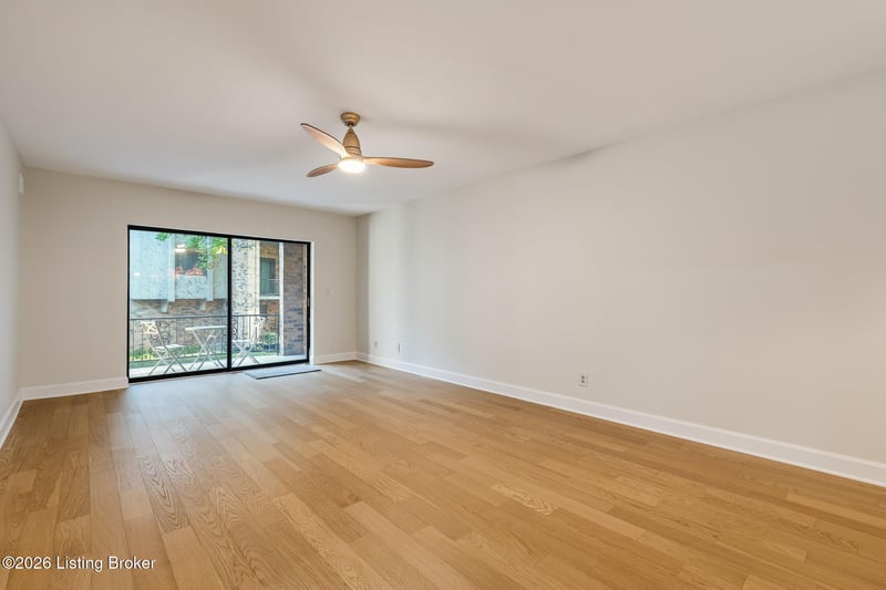 5800 Coach Gate Wynde #APT 291, Louisville, KY 40207