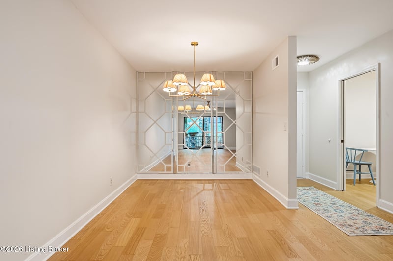 5800 Coach Gate Wynde #APT 291, Louisville, KY 40207
