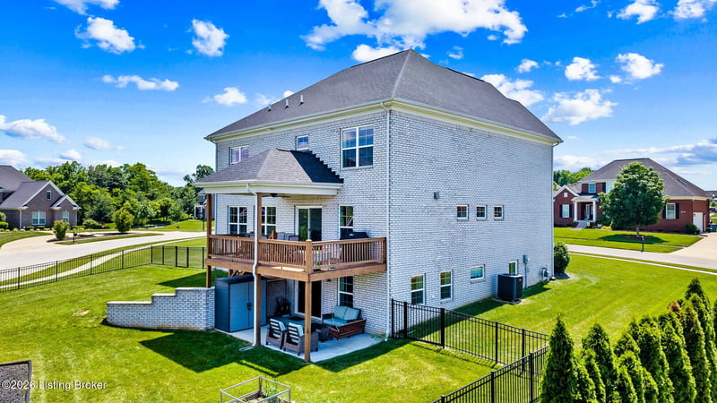 5800 Sumner Pl, Crestwood, KY 40014