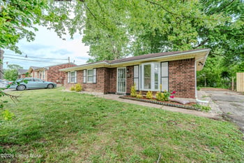 5805 Spicewood Ln, Louisville, KY 40219