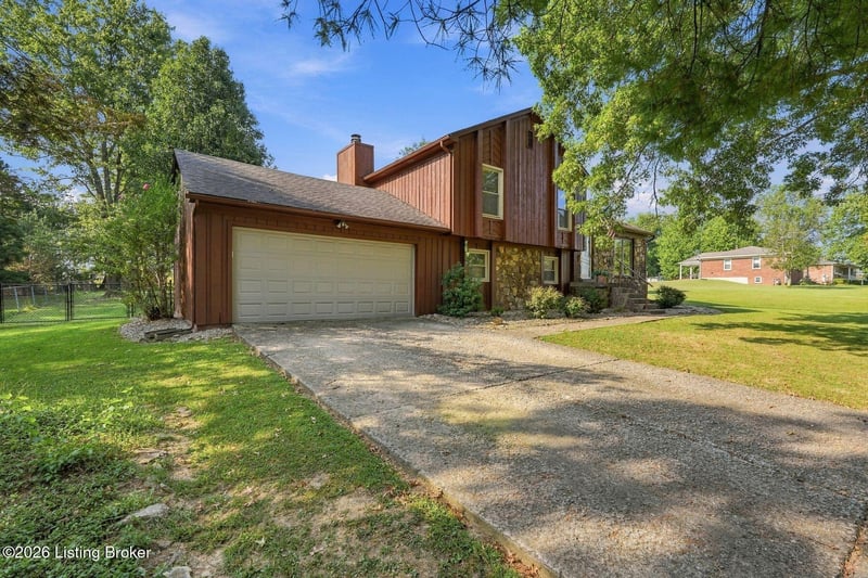5806 Renada Dr, Crestwood, KY 40014