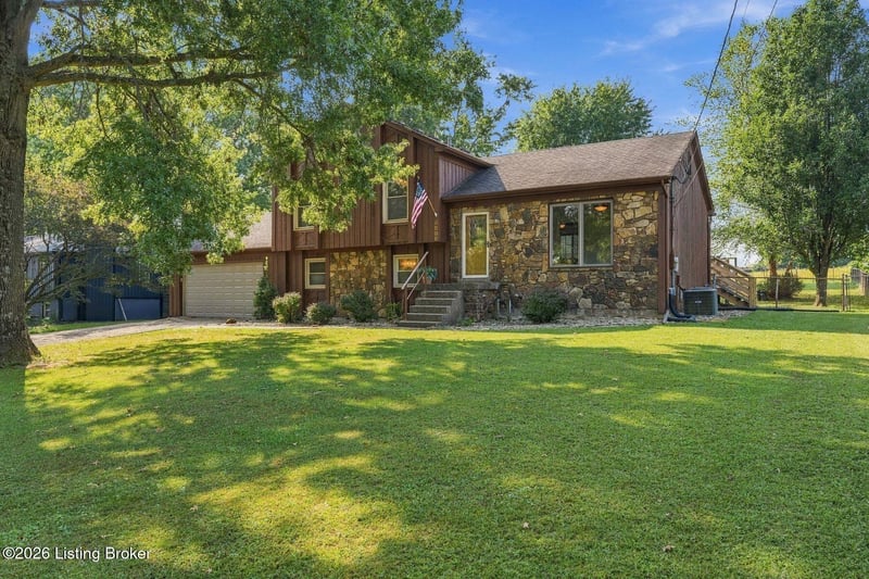 5806 Renada Dr, Crestwood, KY 40014