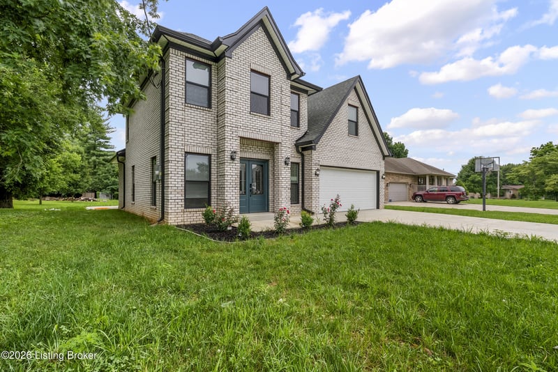 5810 Applegate Ln, Louisville, KY 40219