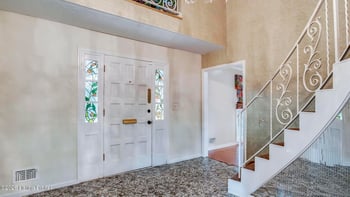 5817 Prince William St, Louisville, KY 40207