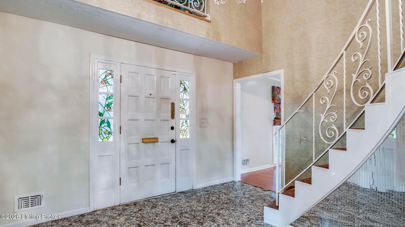 5817 Prince William St, Louisville, KY 40207