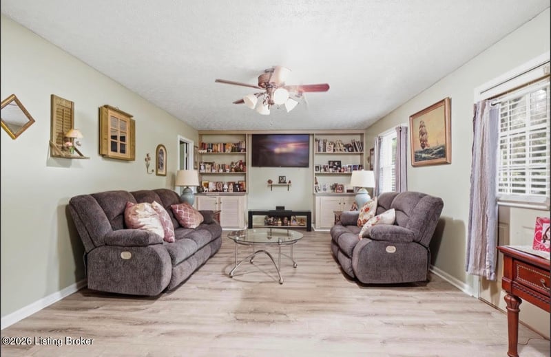 5822 S Main St, Eminence, KY 40019