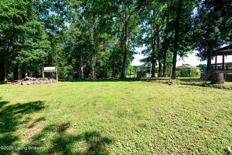 589 Wheeler Ln, Mt Washington, KY 40047