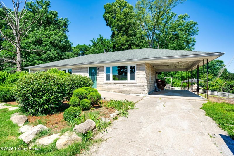 589 Wheeler Ln, Mt Washington, KY 40047