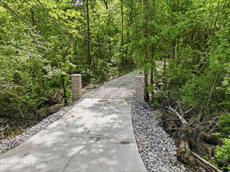 5900 Billtown Rd, Louisville, KY 40299