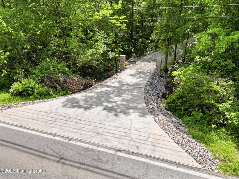 5900 Billtown Rd, Louisville, KY 40299