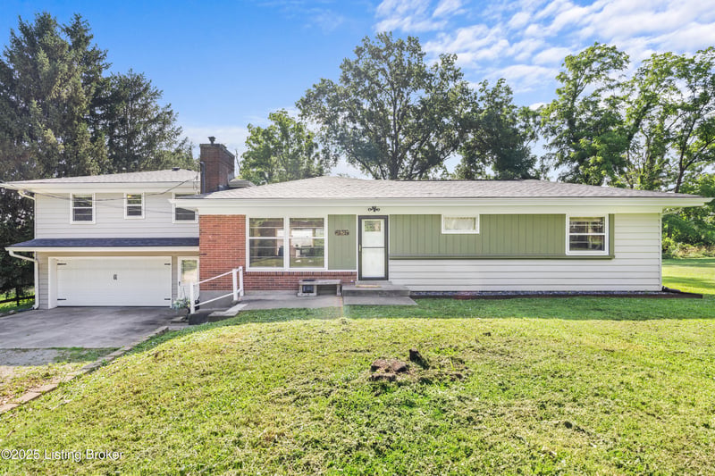 5901 S Watterson Trl, Louisville, KY 40291