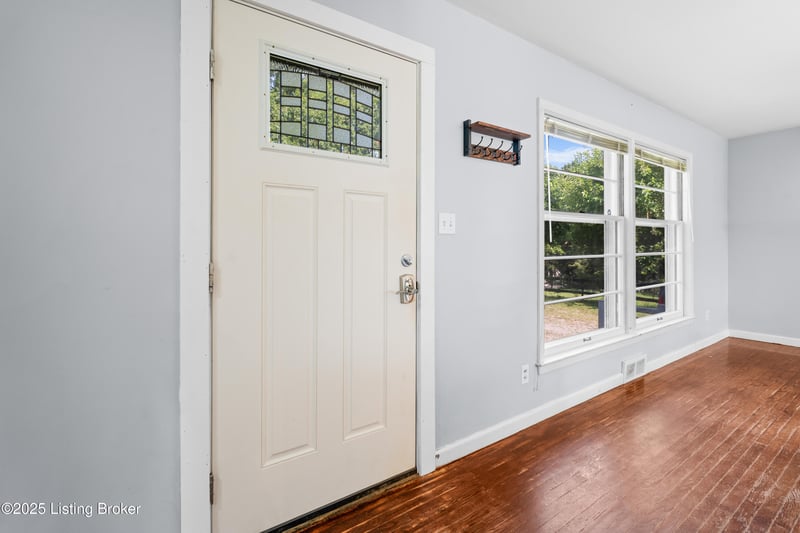 5901 S Watterson Trl, Louisville, KY 40291