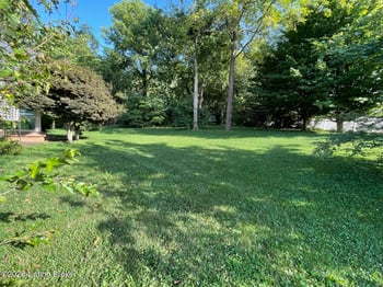 5902 Briscoe Ln, Louisville, KY 40228