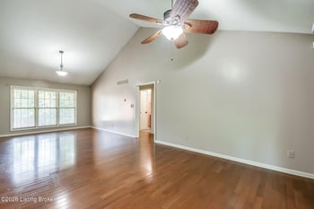 5902 Briscoe Ln, Louisville, KY 40228