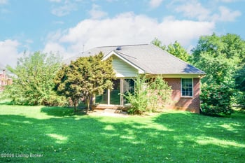 5902 Briscoe Ln, Louisville, KY 40228