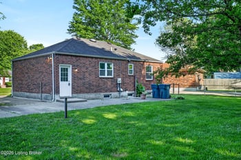 5905 Carmelwood Cir, Louisville, KY 40229