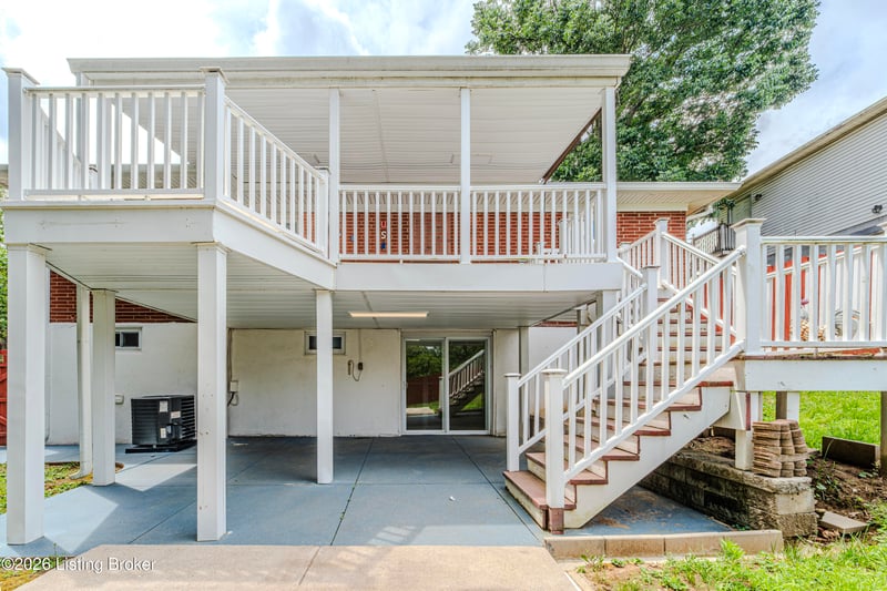 5905 Whispering Hills Blvd, Louisville, KY 40219