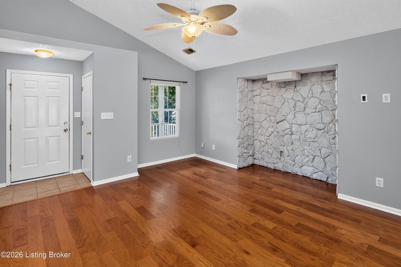 5907 Bay Harbor Dr, Louisville, KY 40228