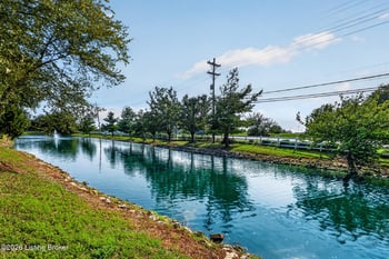 5907 Bay Harbor Dr, Louisville, KY 40228
