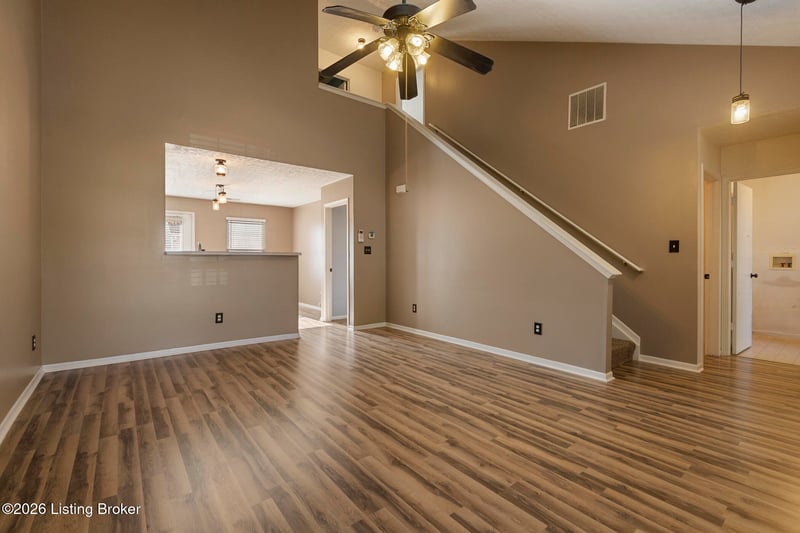 5912 Brandon Dunes Dr, Louisville, KY 40228