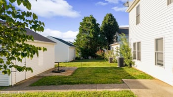 5912 Brandon Dunes Dr, Louisville, KY 40228