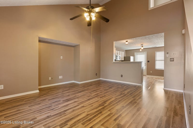 5912 Brandon Dunes Dr, Louisville, KY 40228