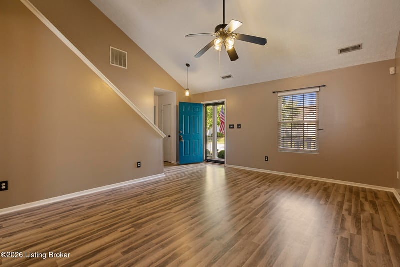 5912 Brandon Dunes Dr, Louisville, KY 40228