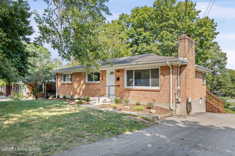 5913 Colebrooke Ln, Louisville, KY 40219