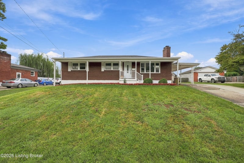 5918 Bay Pine Dr, Louisville, KY 40219