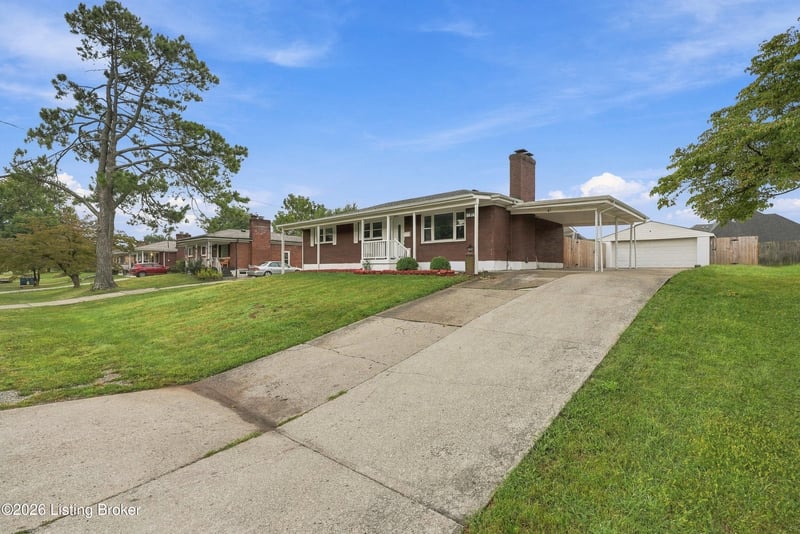 5918 Bay Pine Dr, Louisville, KY 40219