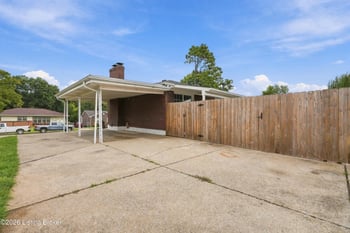 5918 Bay Pine Dr, Louisville, KY 40219